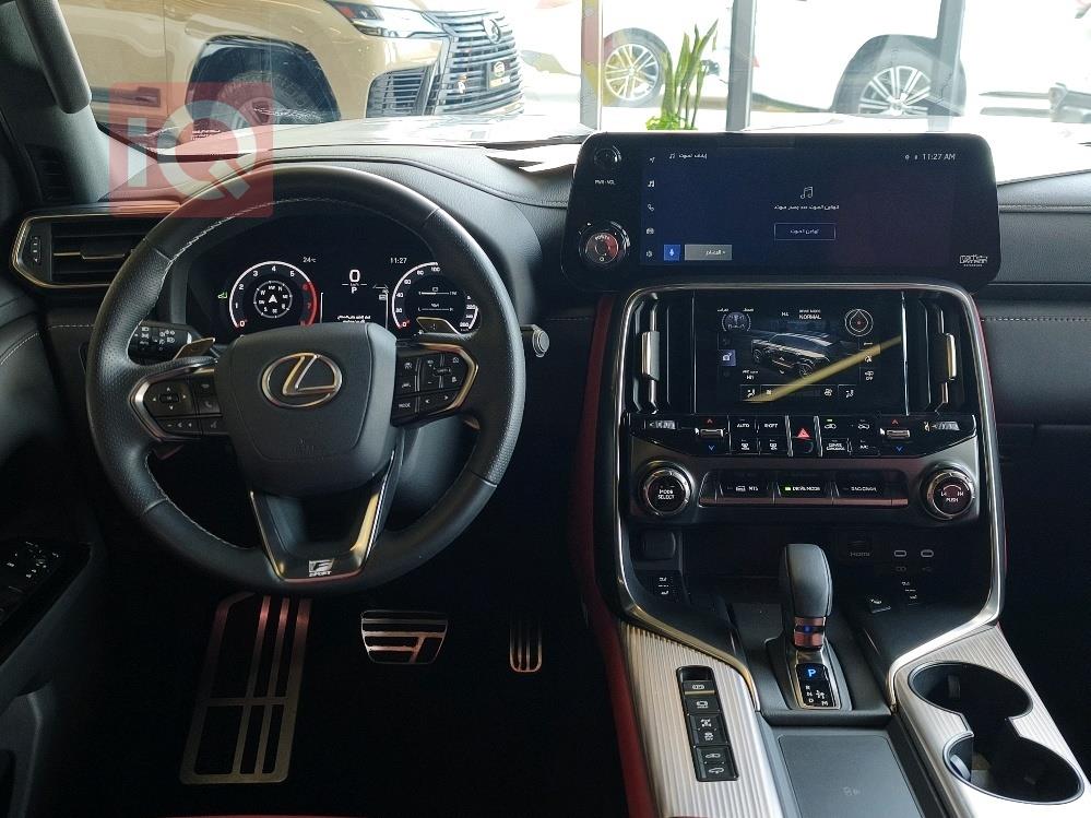 Lexus LX